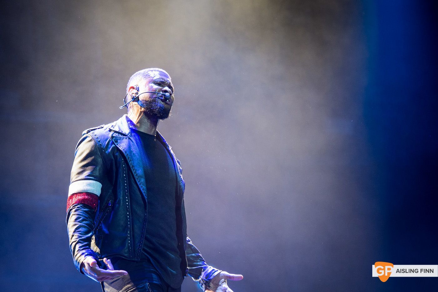 USHER at THE 3 ARENA by AISLING FINN (11)
