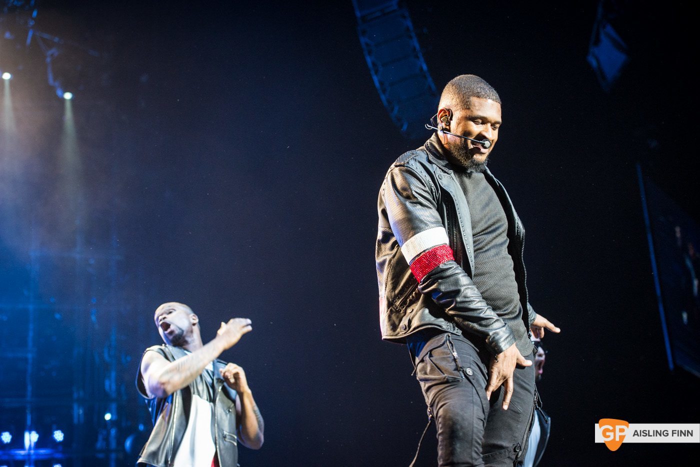 USHER at THE 3 ARENA by AISLING FINN (14)
