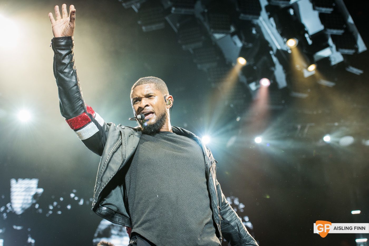 USHER at THE 3 ARENA by AISLING FINN (27)
