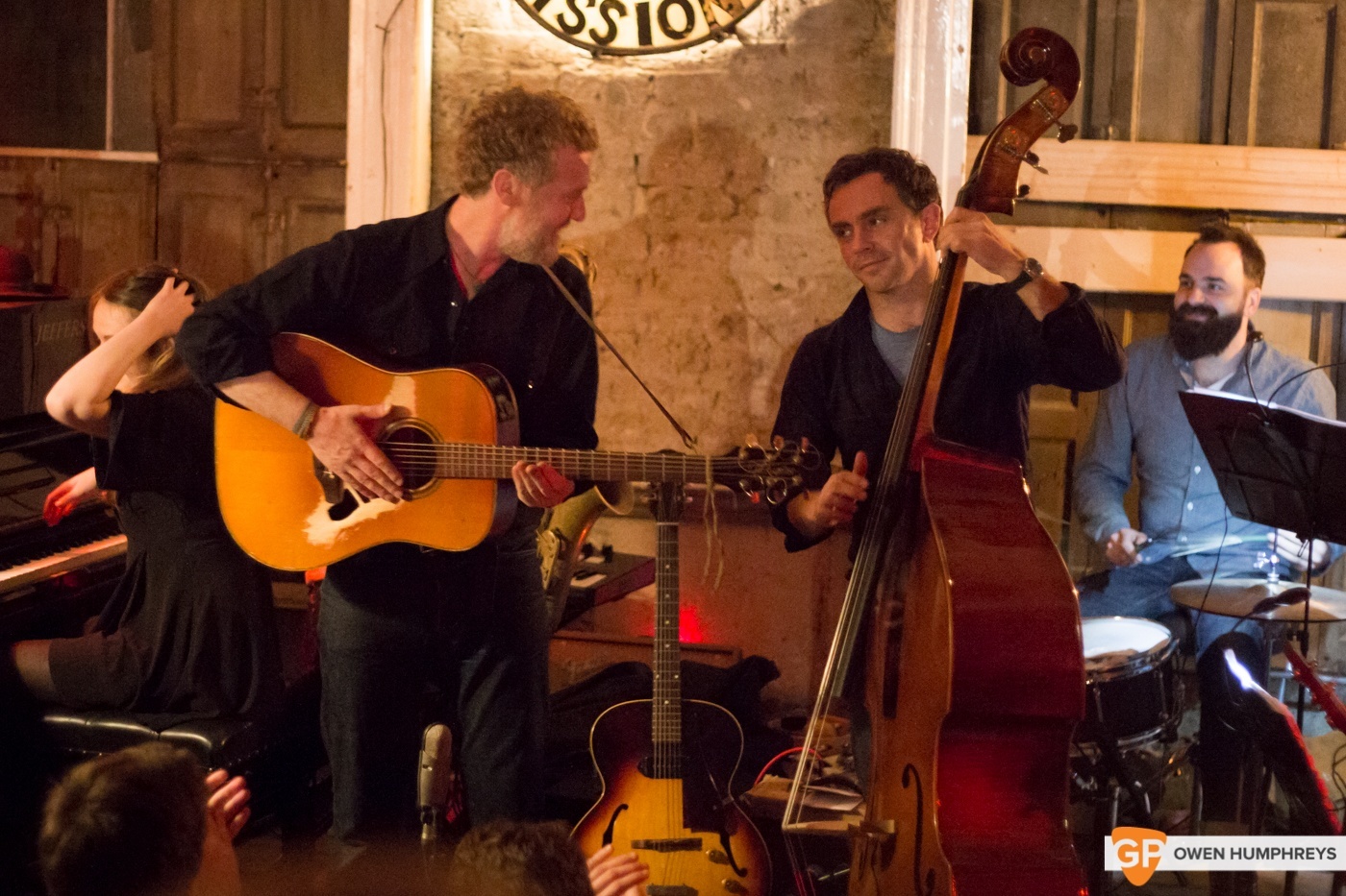 Glen Hansard plays an abondoned Georgian House (11 of 18)
