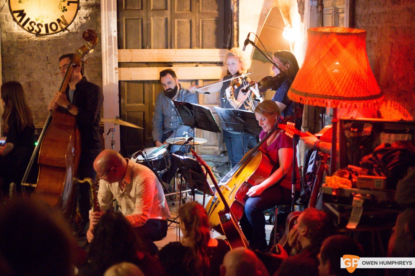 Glen Hansard plays an abondoned Georgian House (14 of 18)