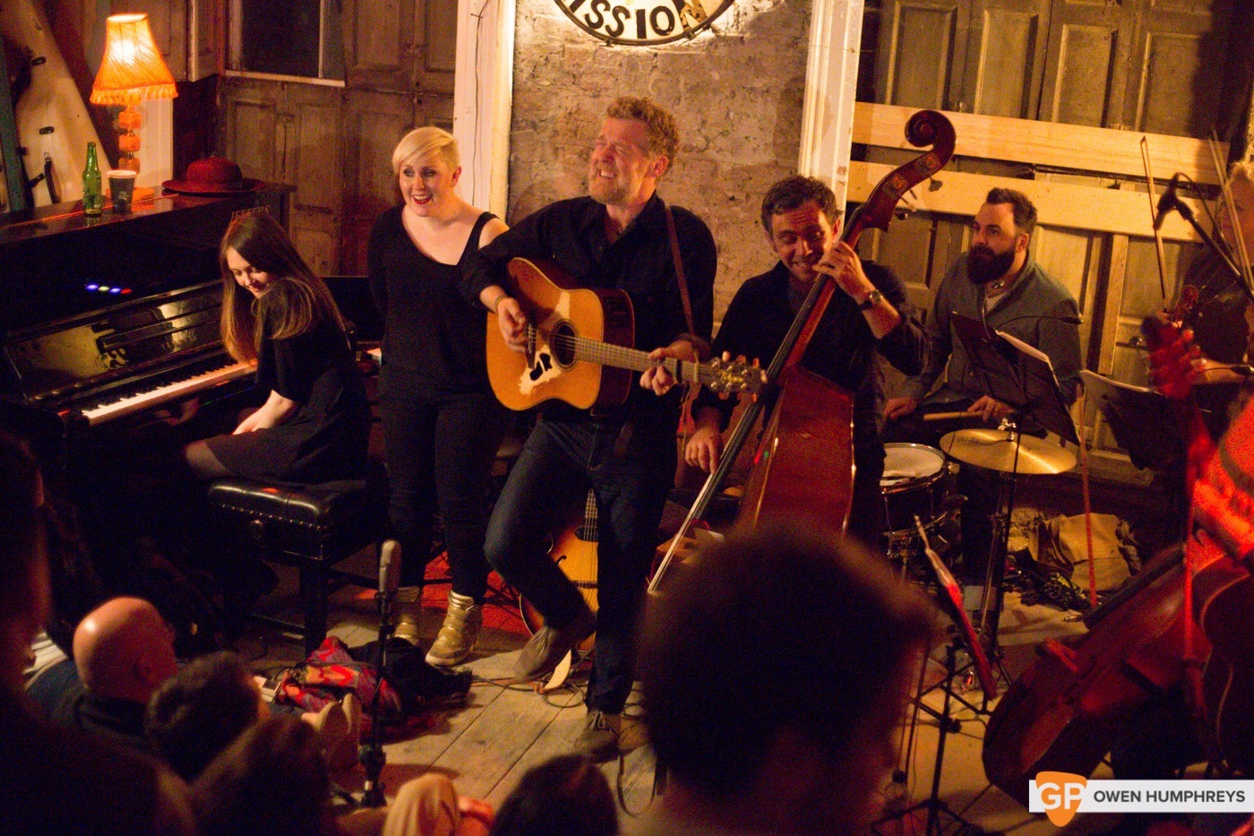 Glen Hansard plays an abondoned Georgian House (15 of 18)