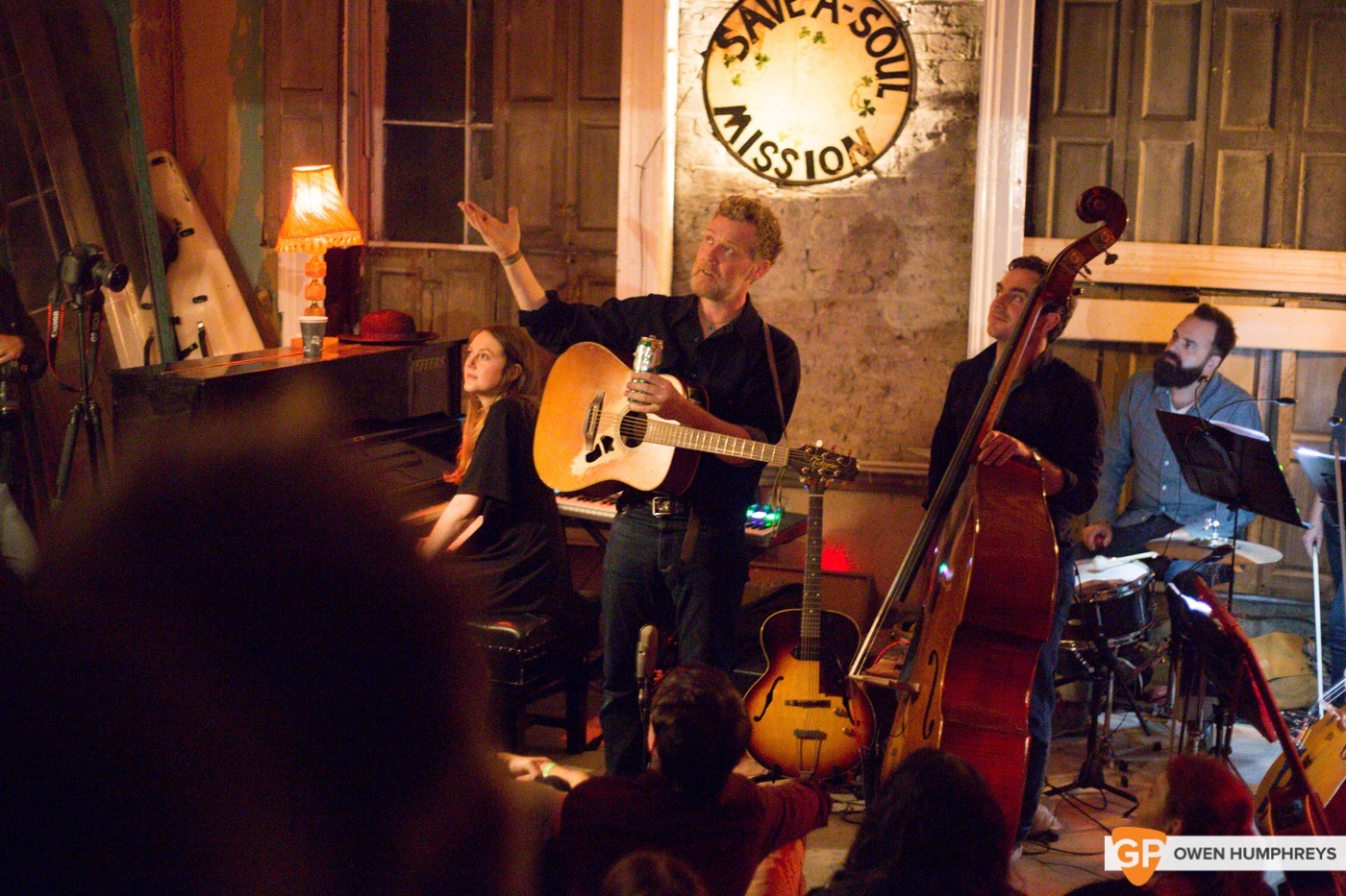 Glen Hansard plays an abondoned Georgian House (16 of 18)