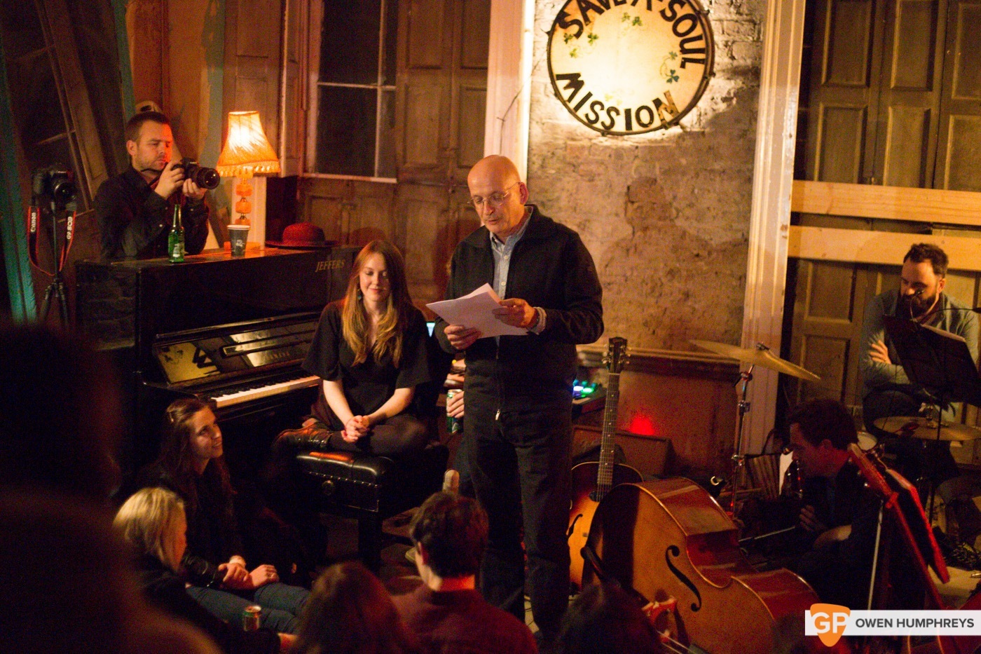 Glen Hansard plays an abondoned Georgian House (17 of 18)