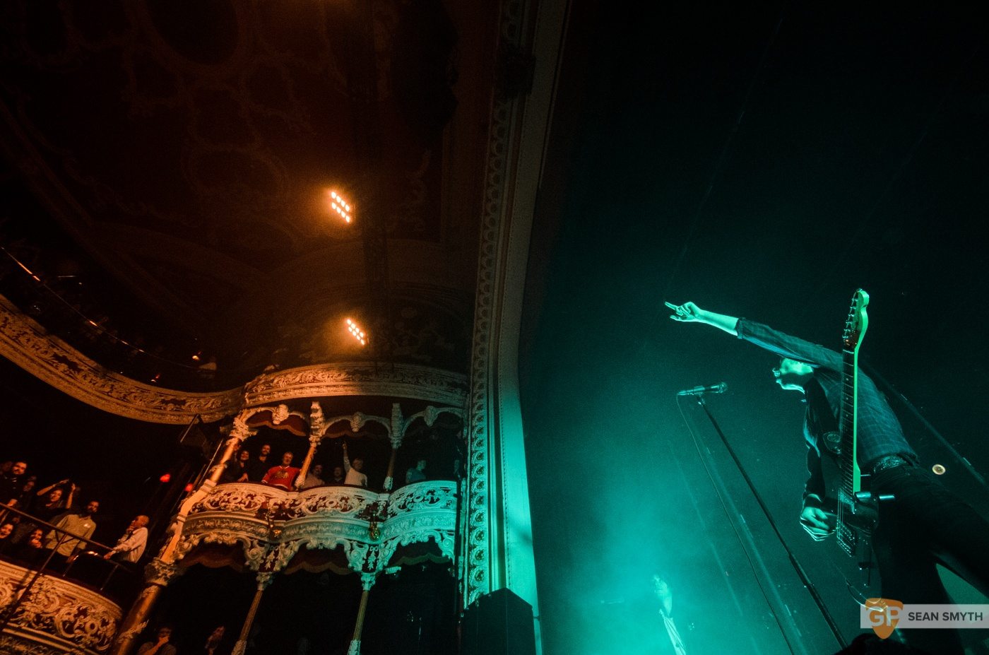 catfish-and-the-bottlemen-at-the-olympia-theatre-by-sean-smyth-20-11-16-15-of-27