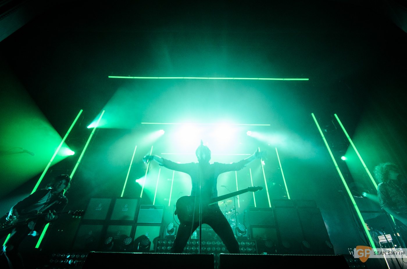 catfish-and-the-bottlemen-at-the-olympia-theatre-by-sean-smyth-20-11-16-17-of-27