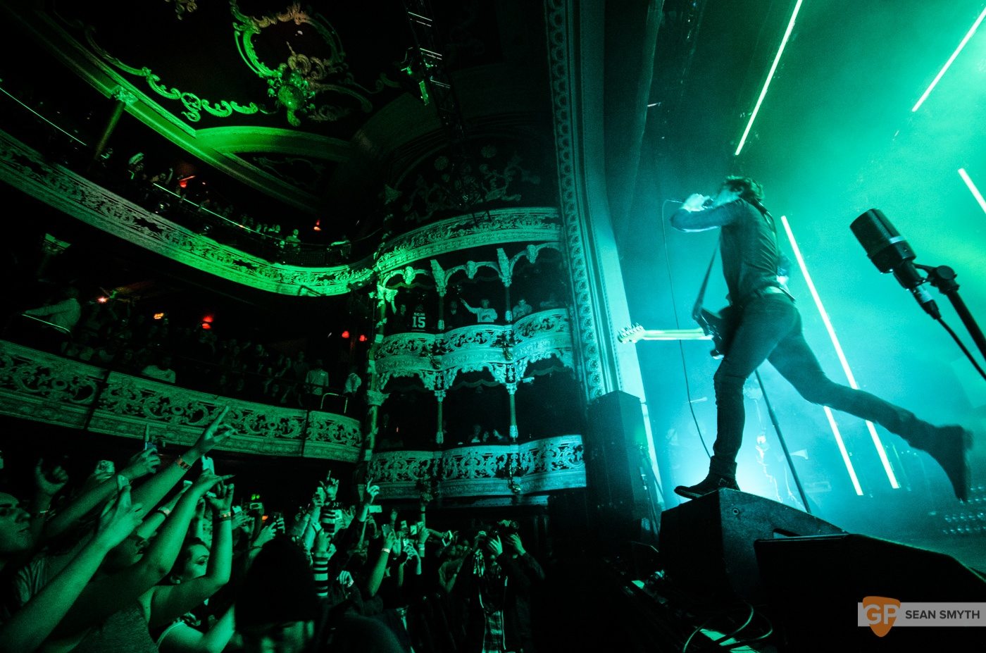 catfish-and-the-bottlemen-at-the-olympia-theatre-by-sean-smyth-20-11-16-22-of-27