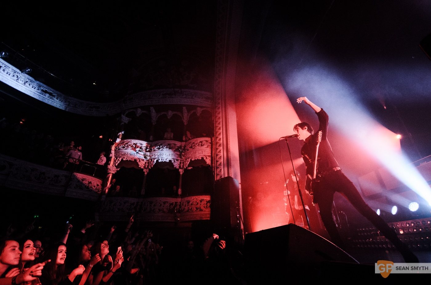 catfish-and-the-bottlemen-at-the-olympia-theatre-by-sean-smyth-20-11-16-3-of-27