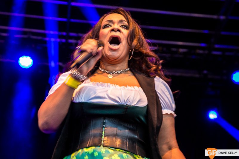 The Happy Mondays at Leopardstown Racecourse on 17 August 2017 (1 of 30)