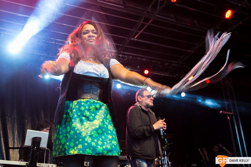 The Happy Mondays at Leopardstown Racecourse on 17 August 2017 (14 of 30)