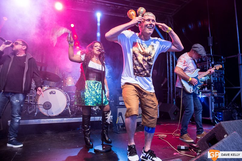 The Happy Mondays at Leopardstown Racecourse on 17 August 2017 (17 of 30)