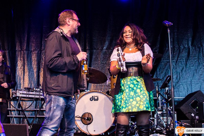 The Happy Mondays at Leopardstown Racecourse on 17 August 2017 (2 of 30)