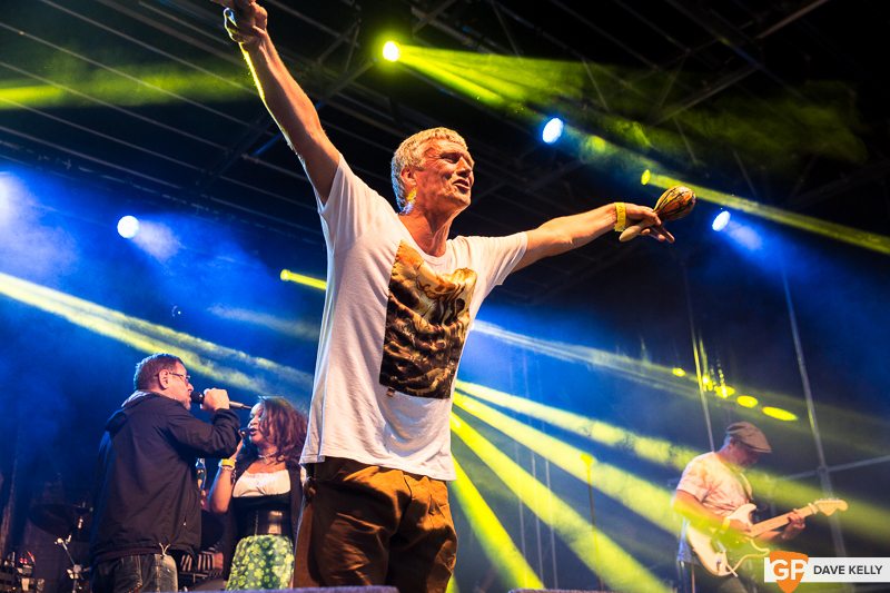 The Happy Mondays at Leopardstown Racecourse on 17 August 2017 (25 of 30)