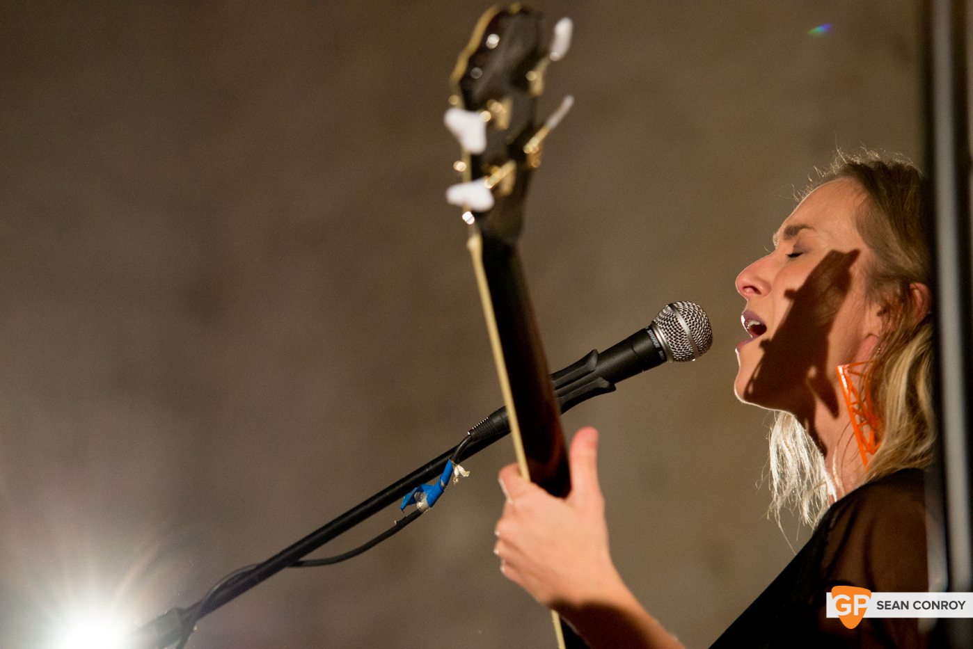 Wyvern Lingo at D-Light Studios – Sofar Sounds