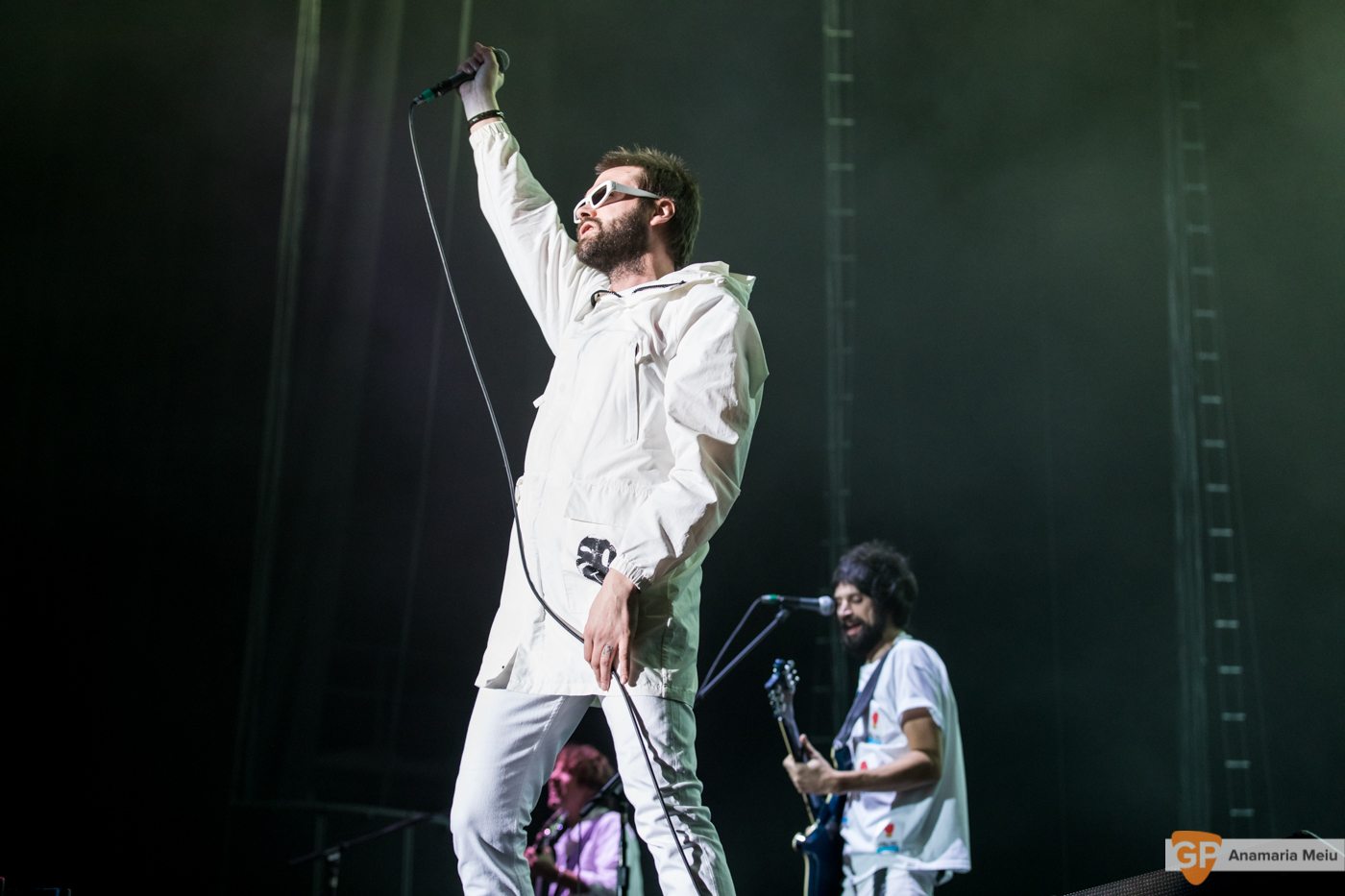 Kasabian-12