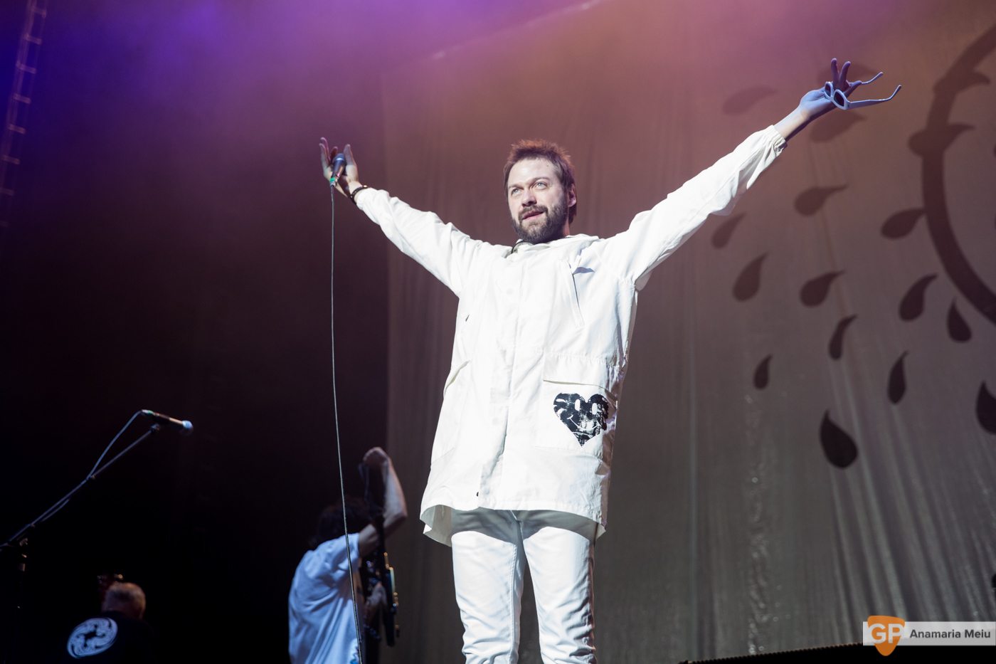 Kasabian-14