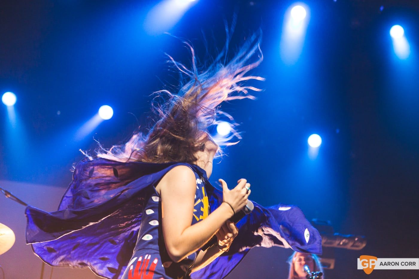 Maggie Rogers w-Haim at Olympia by Aaron Corr-1443