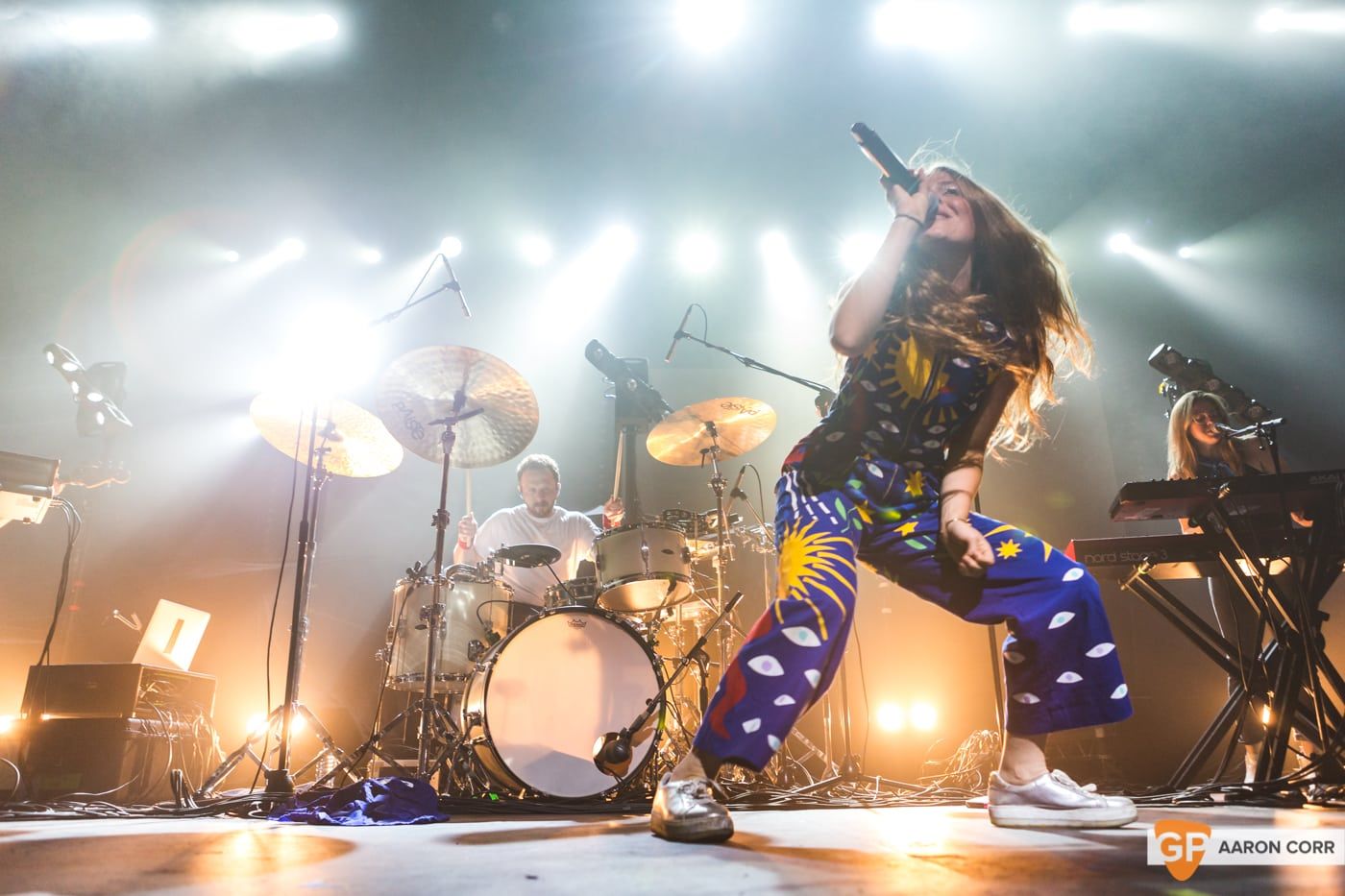 Maggie Rogers w-Haim at Olympia by Aaron Corr-1559