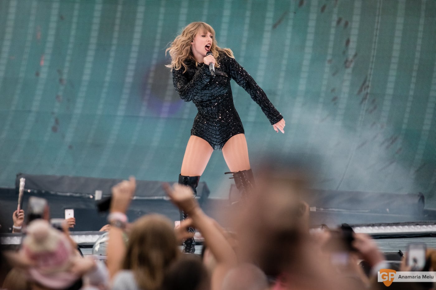 Taylor Swift at Croke Park by Anamaria Meiu