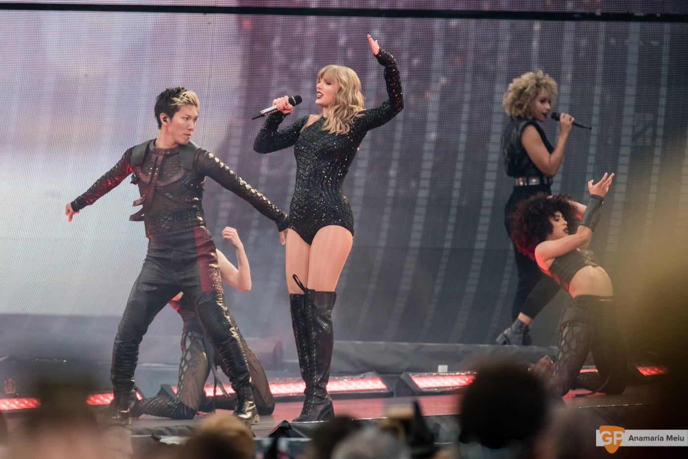 Taylor Swift at Croke Park by Anamaria Meiu