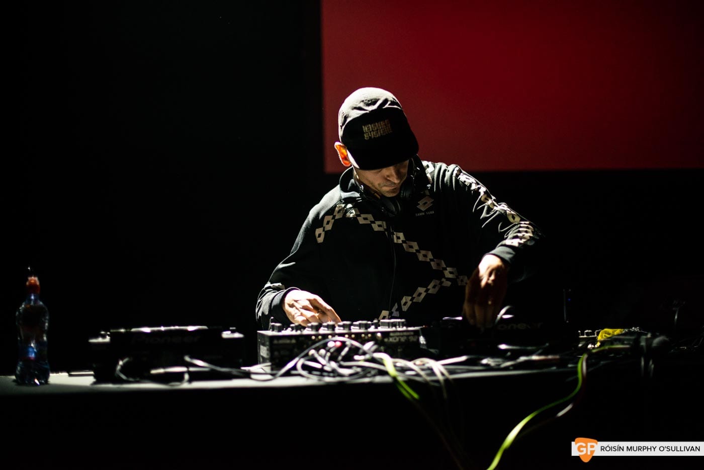 Sam Barker in Vicar Street by Roisin Murphy O’Sullivan-9678
