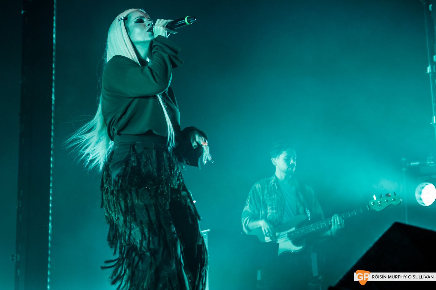 Lily Allen in The Olympia by Róisín Murphy O’Sullivan (4 of 10)