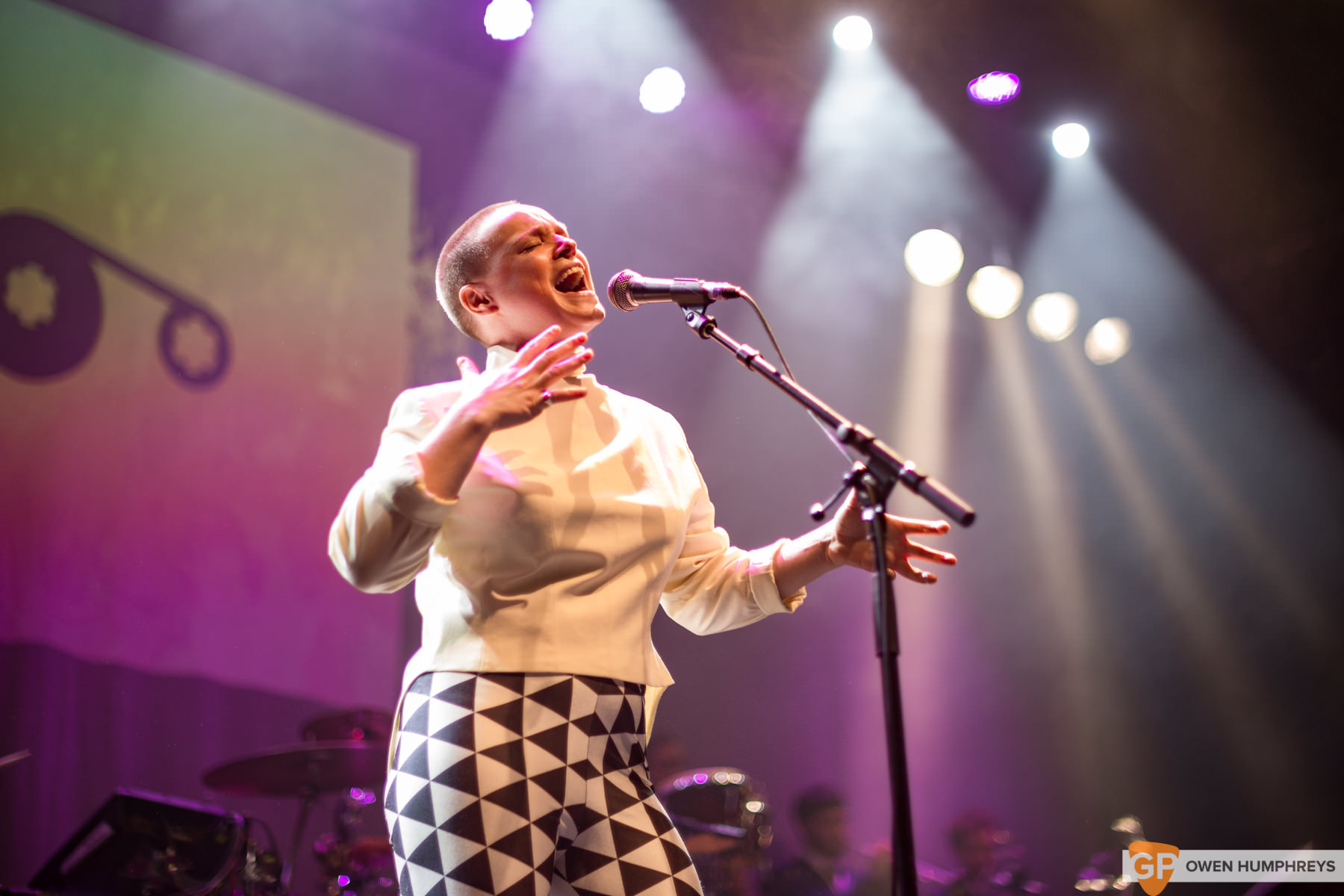 NYE in Vicar Street by Owen Humphreys-40