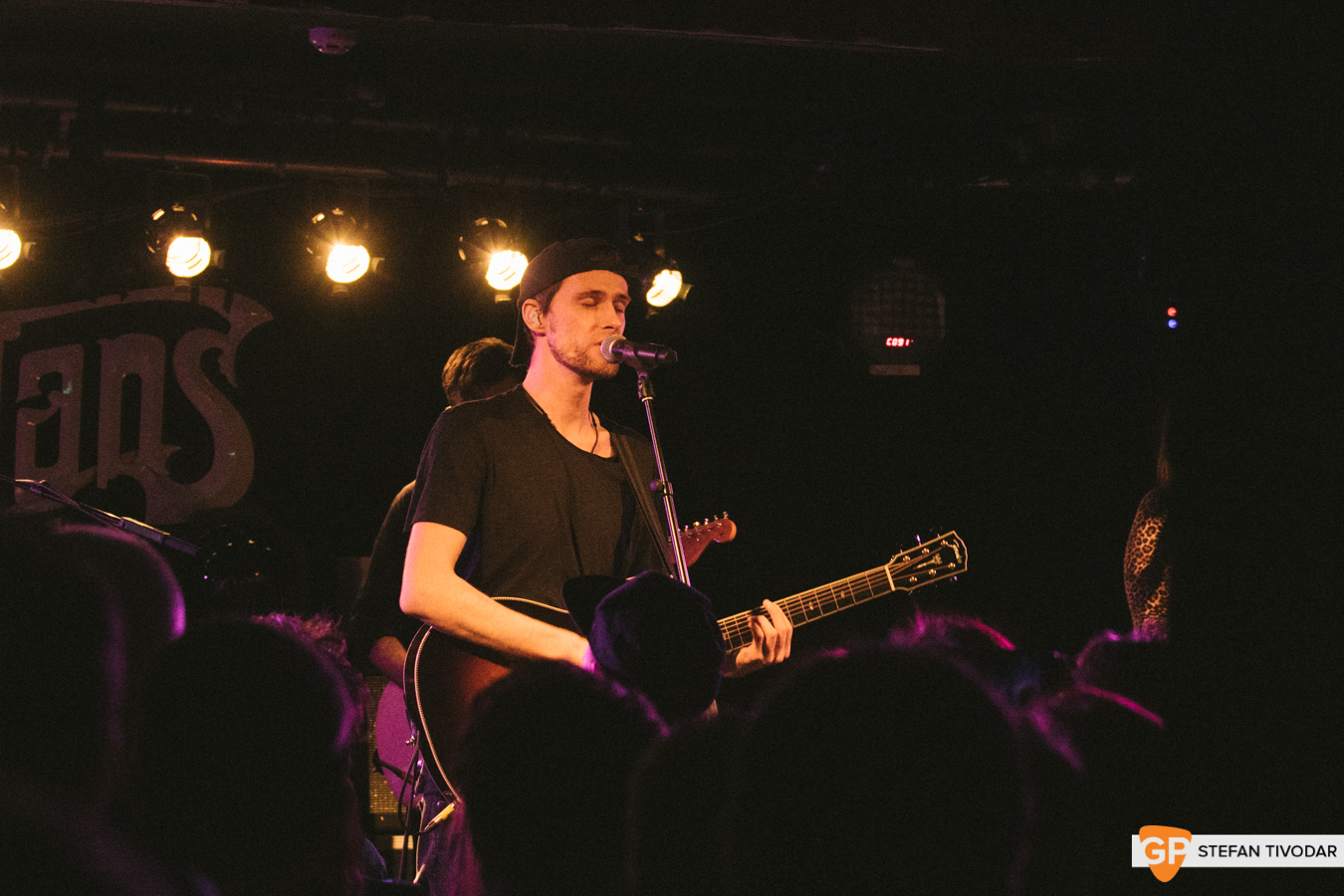 Walking on Cars Whelans January 2019 Whelans Tivodar15