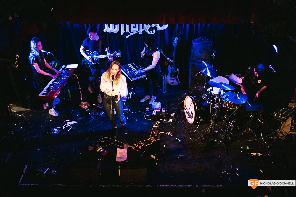 Support 1- Jackie Beverly supporting Sorcha Richardson in Whelan’s. Photographs by Nicholas O’Donnell. (6 of 7)
