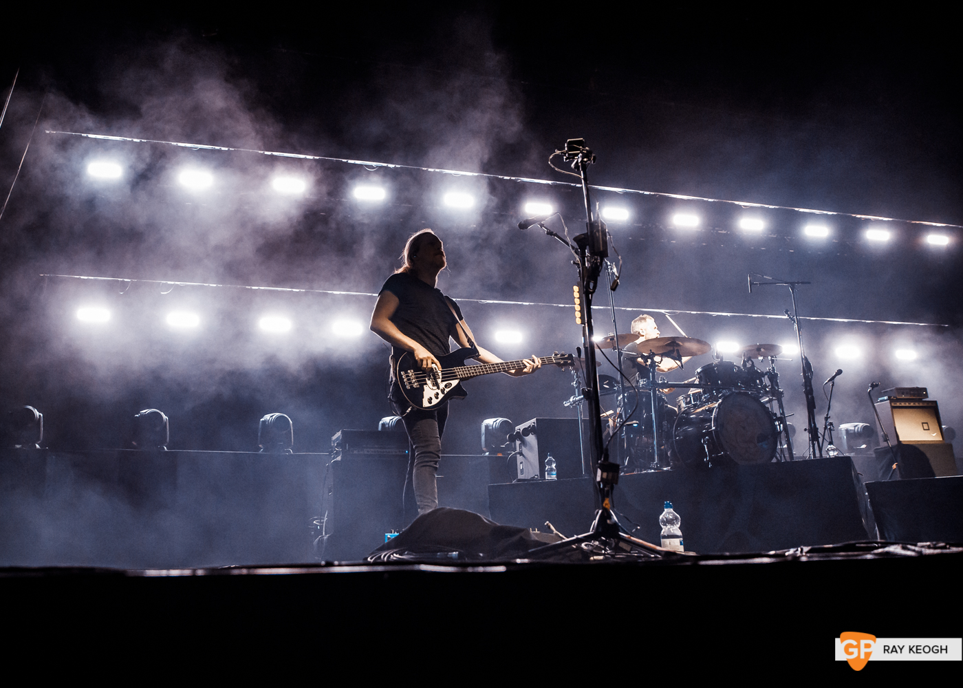 Walking on Cars – 3 Arena – Photo by Ray Keogh