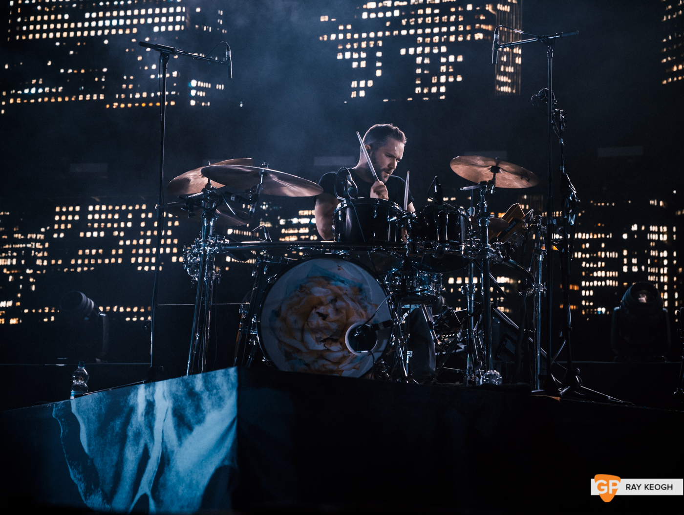 Walking on Cars – 3 Arena – Photo by Ray Keogh