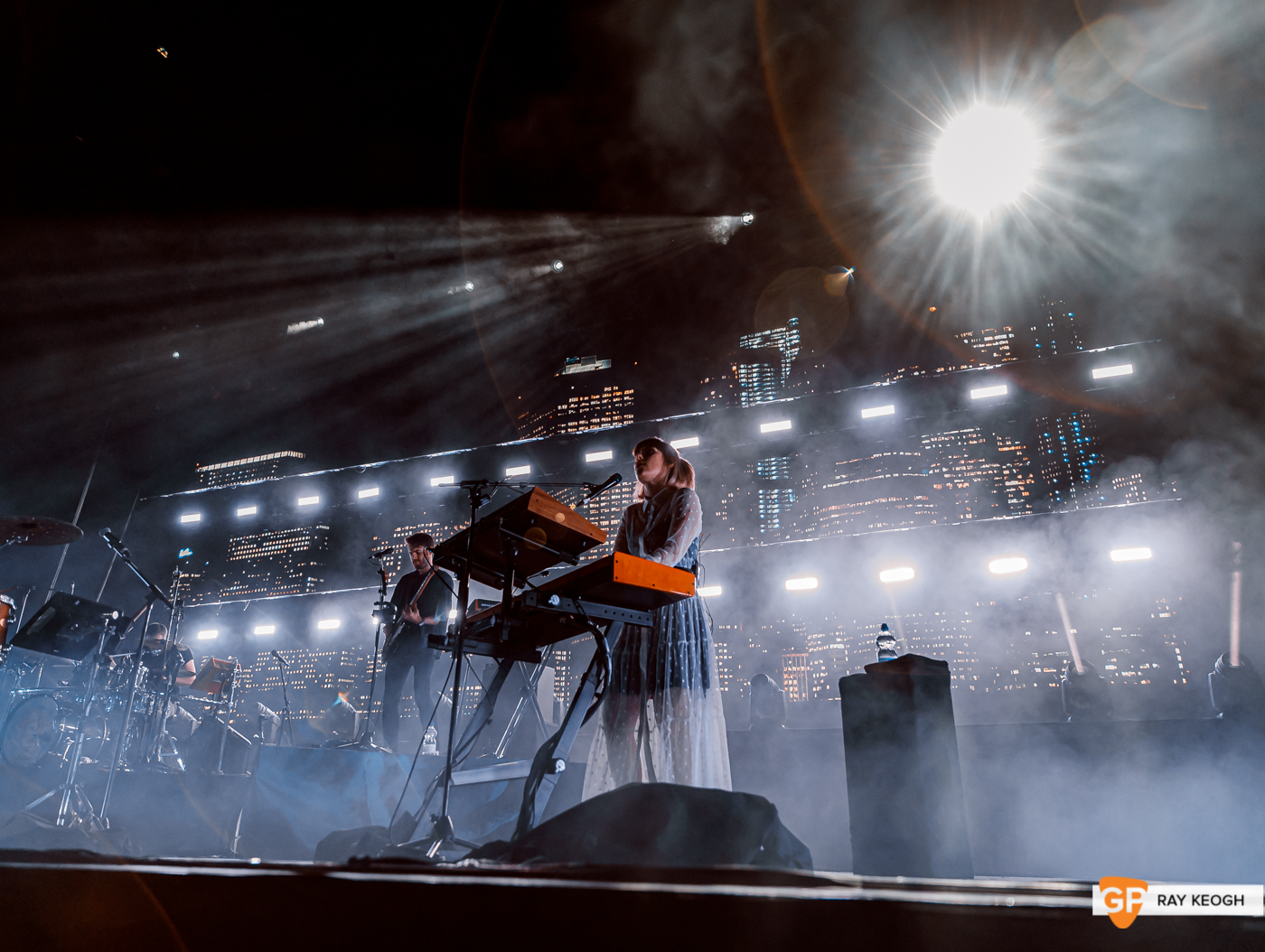 Walking on Cars – 3 Arena – Photo by Ray Keogh