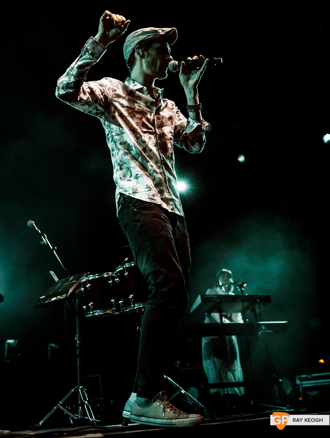 Walking on Cars – 3 Arena – Photo by Ray Keogh