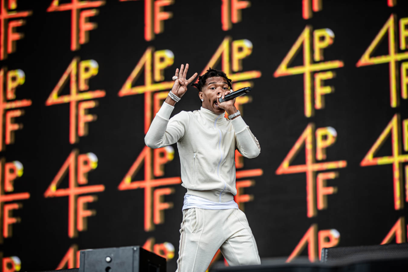 Longitude2019