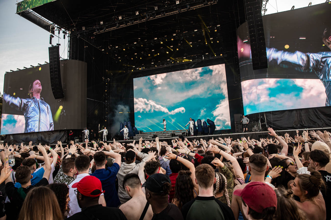 Longitude2019