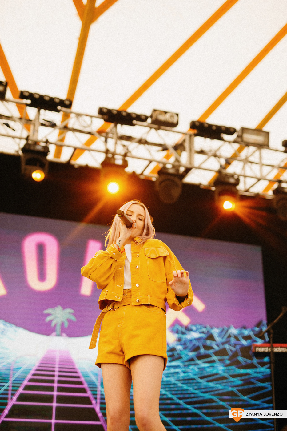 Laoise live at Independence, Cork. Photographed by Zyanya Lorenzo.