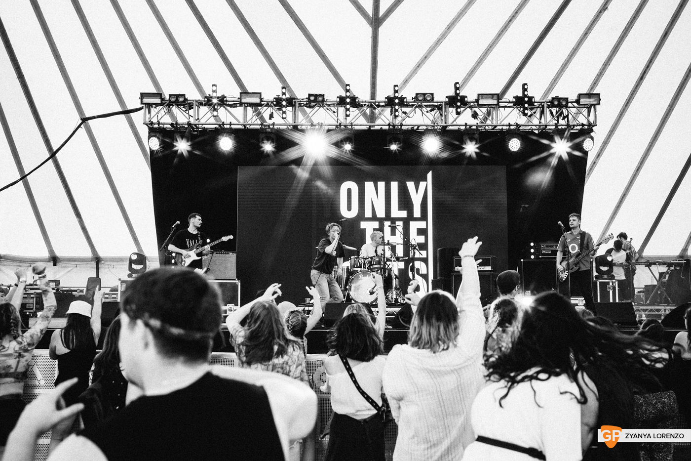 Only The Poets live at Independence, Cork. Photographed by Zyanya Lorenzo.