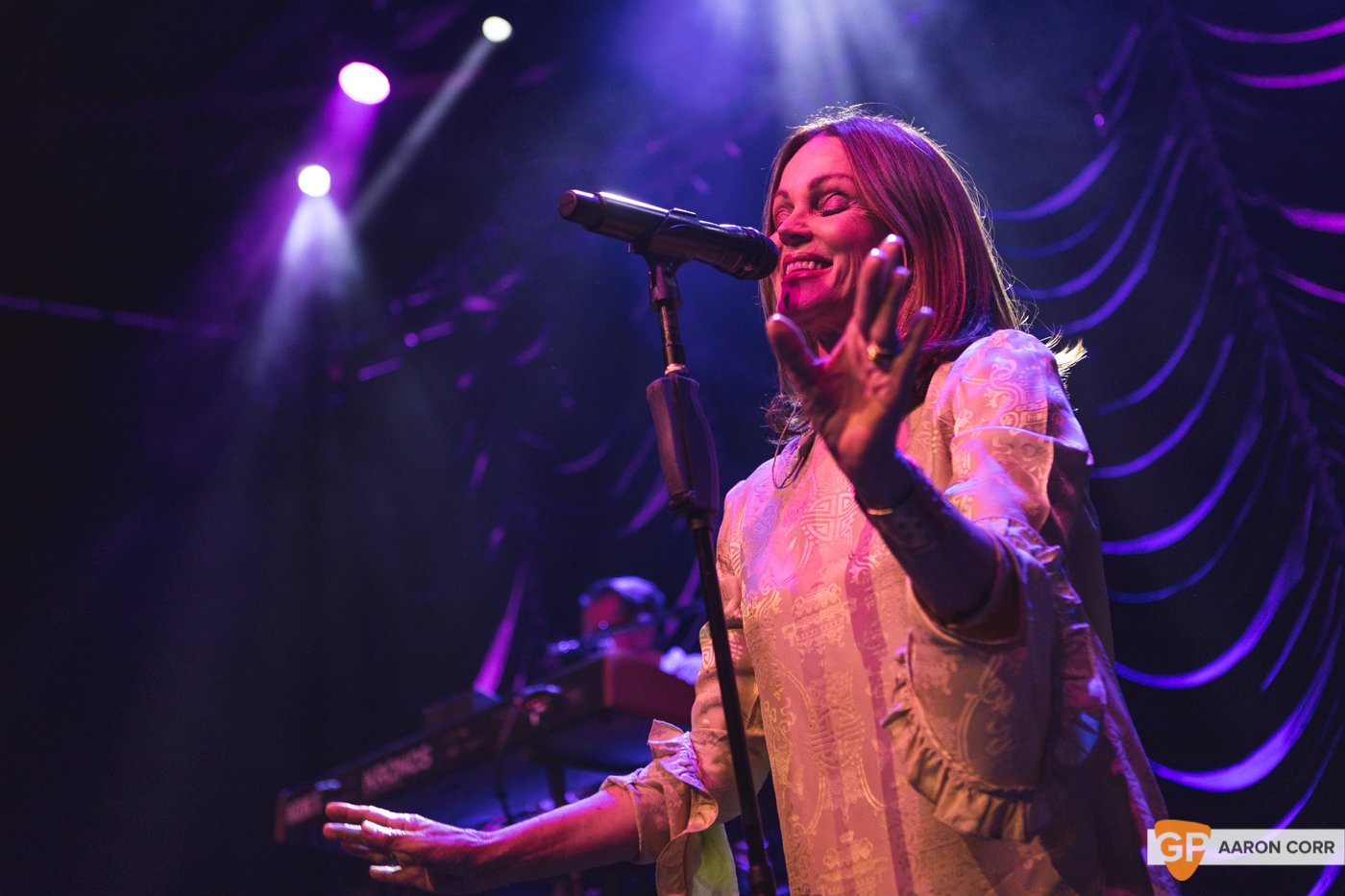Belinda Carlisle at Vicar Street on 08-Oct-19 by Aaron Corr-8863