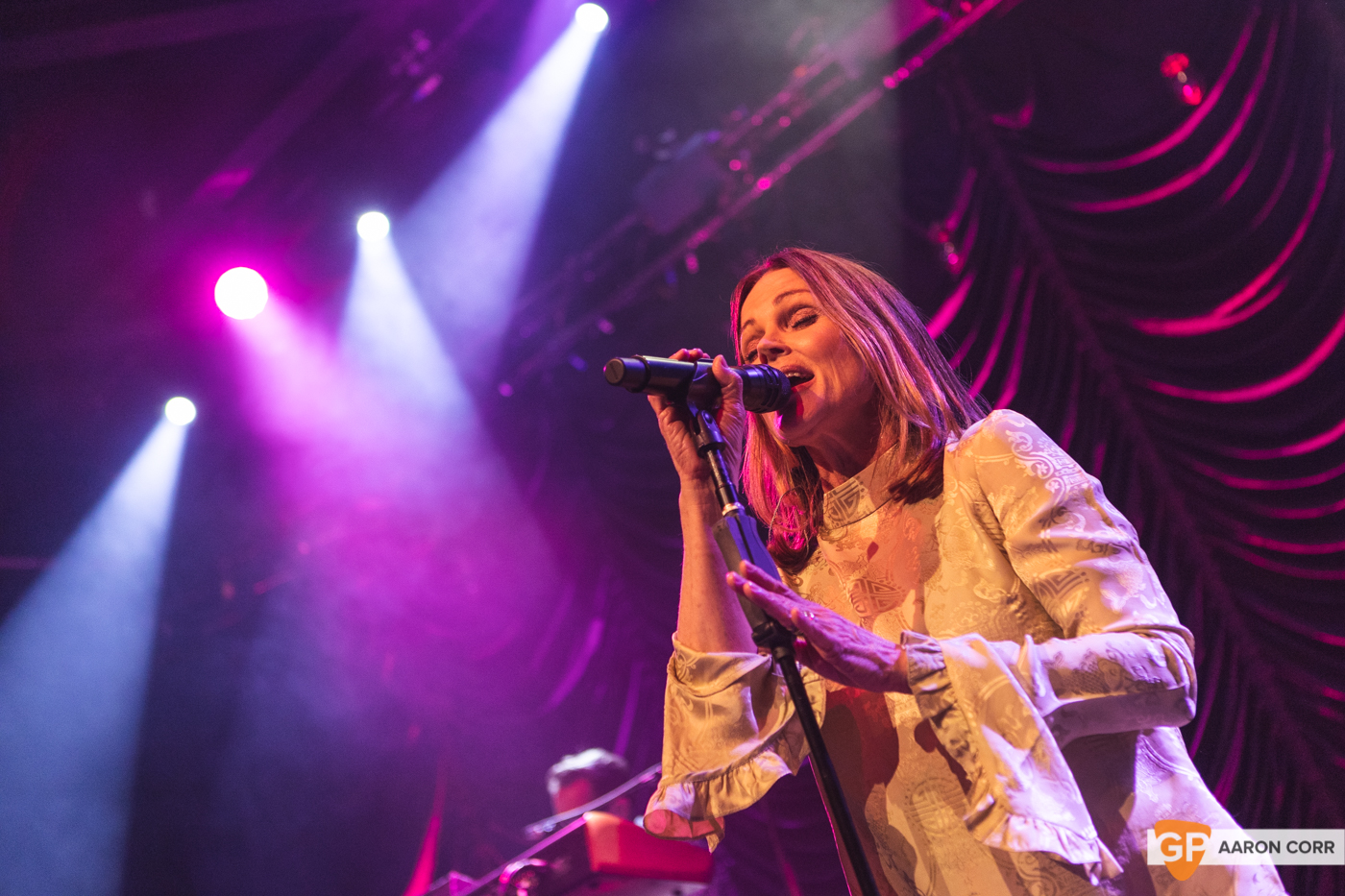 Belinda Carlisle at Vicar Street on 08-Oct-19 by Aaron Corr-9050
