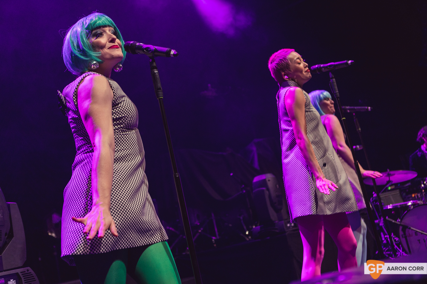 Emergency Tiara at Vicar Street on 08-Oct-19 by Aaron Corr-8757