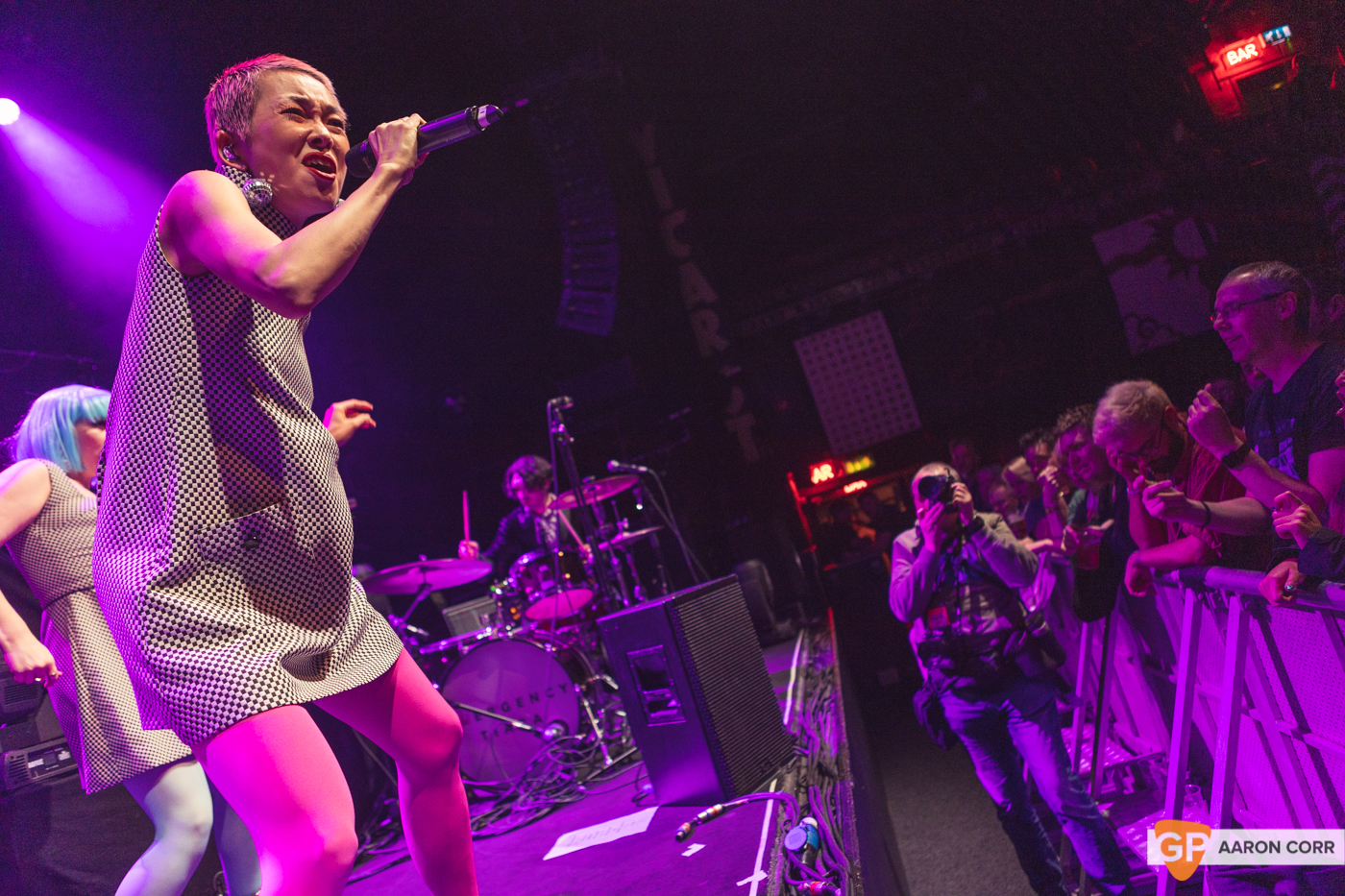 Emergency Tiara at Vicar Street on 08-Oct-19 by Aaron Corr-8828