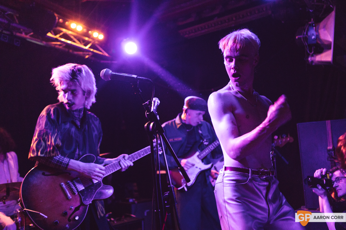 HMLTD live at The Sound House, Dublin on 17-Feb-20 by Aaron Corr-2330
