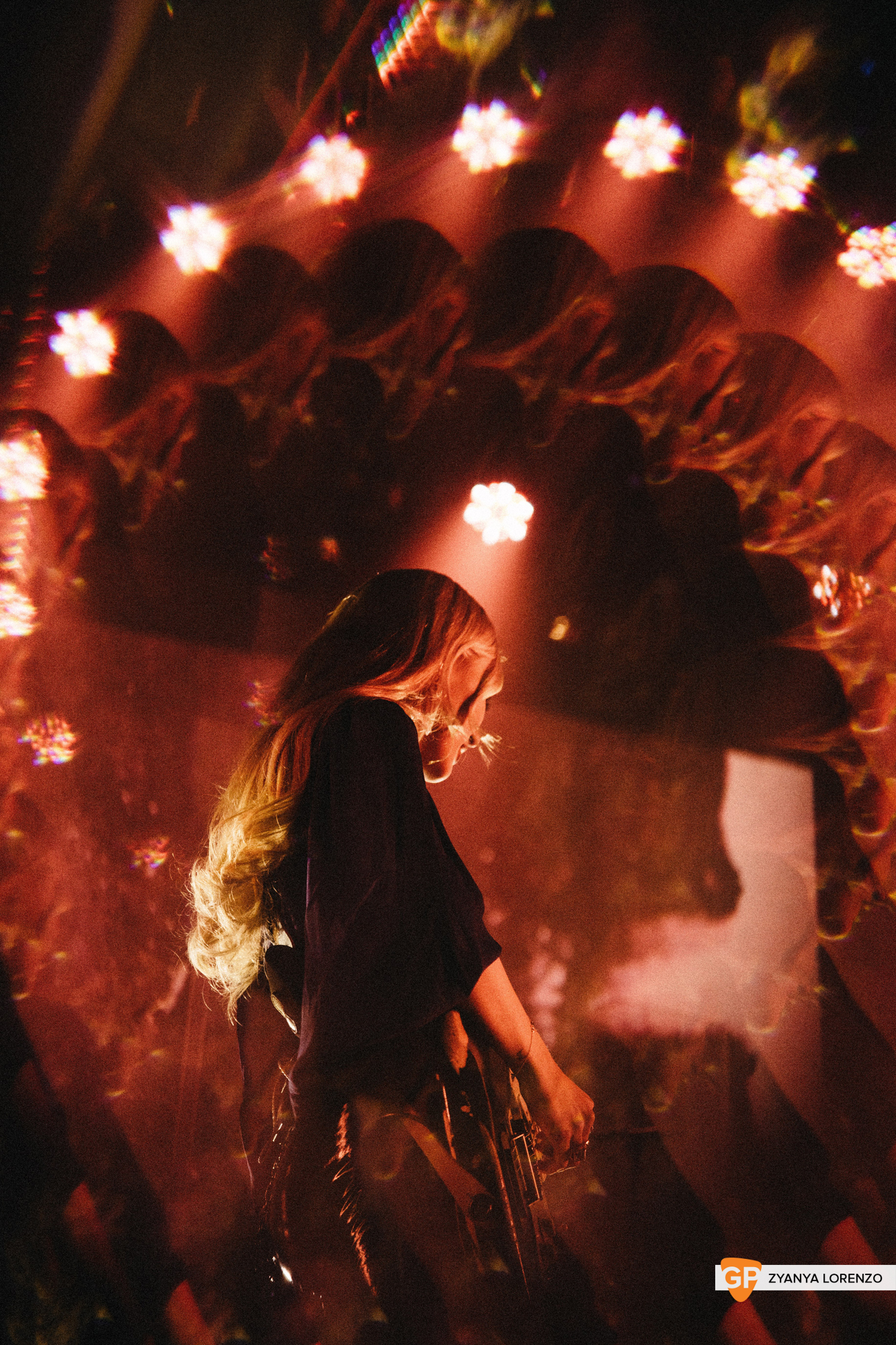 Lennon Stella live at The Olympia, Dublin. Photographed by Zyanya Lorenzo.