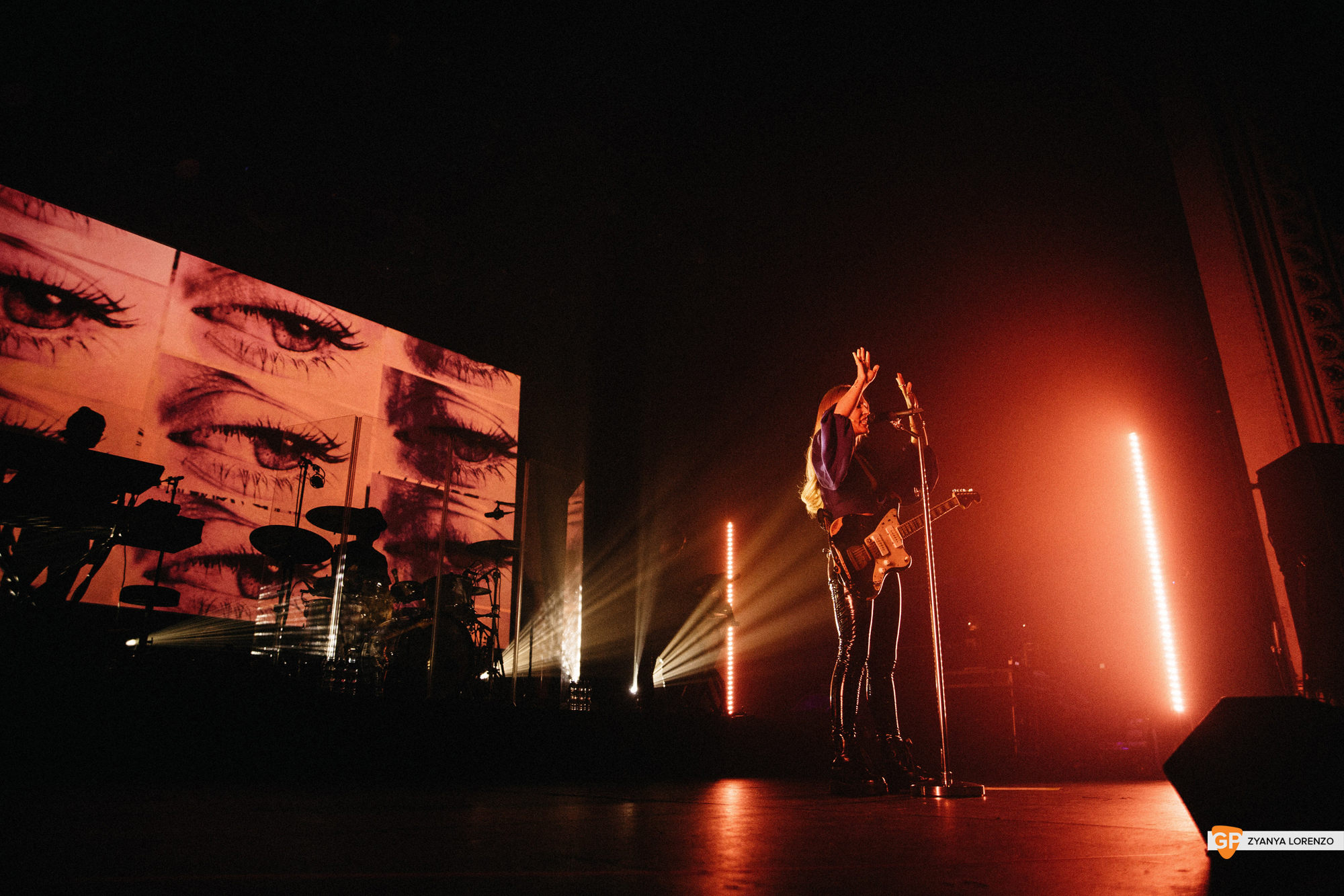 Lennon Stella live at The Olympia, Dublin. Photographed by Zyanya Lorenzo.