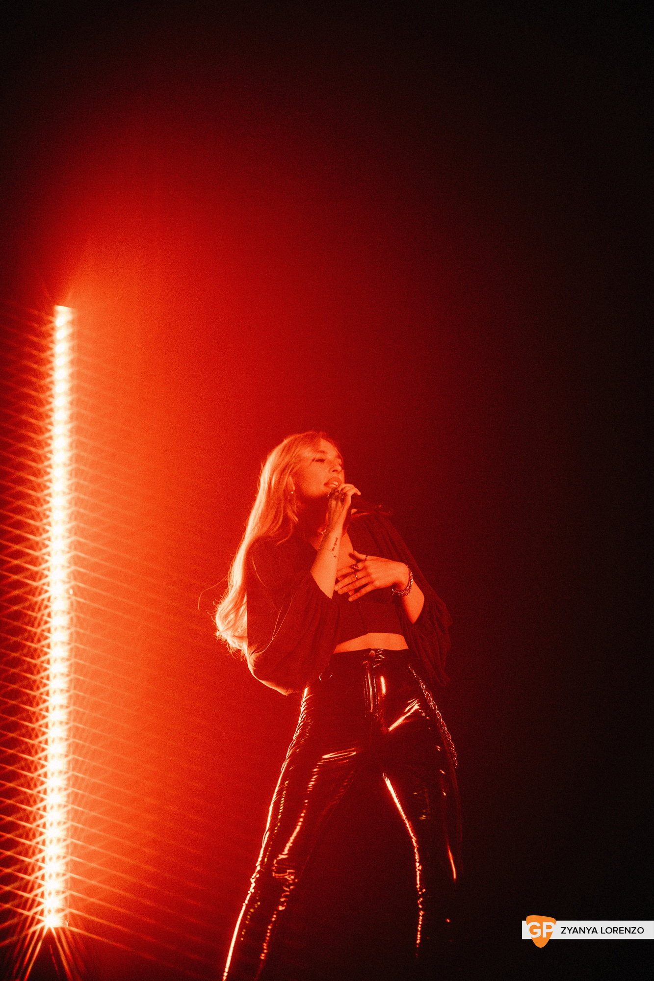 Lennon Stella live at The Olympia, Dublin. Photographed by Zyanya Lorenzo.