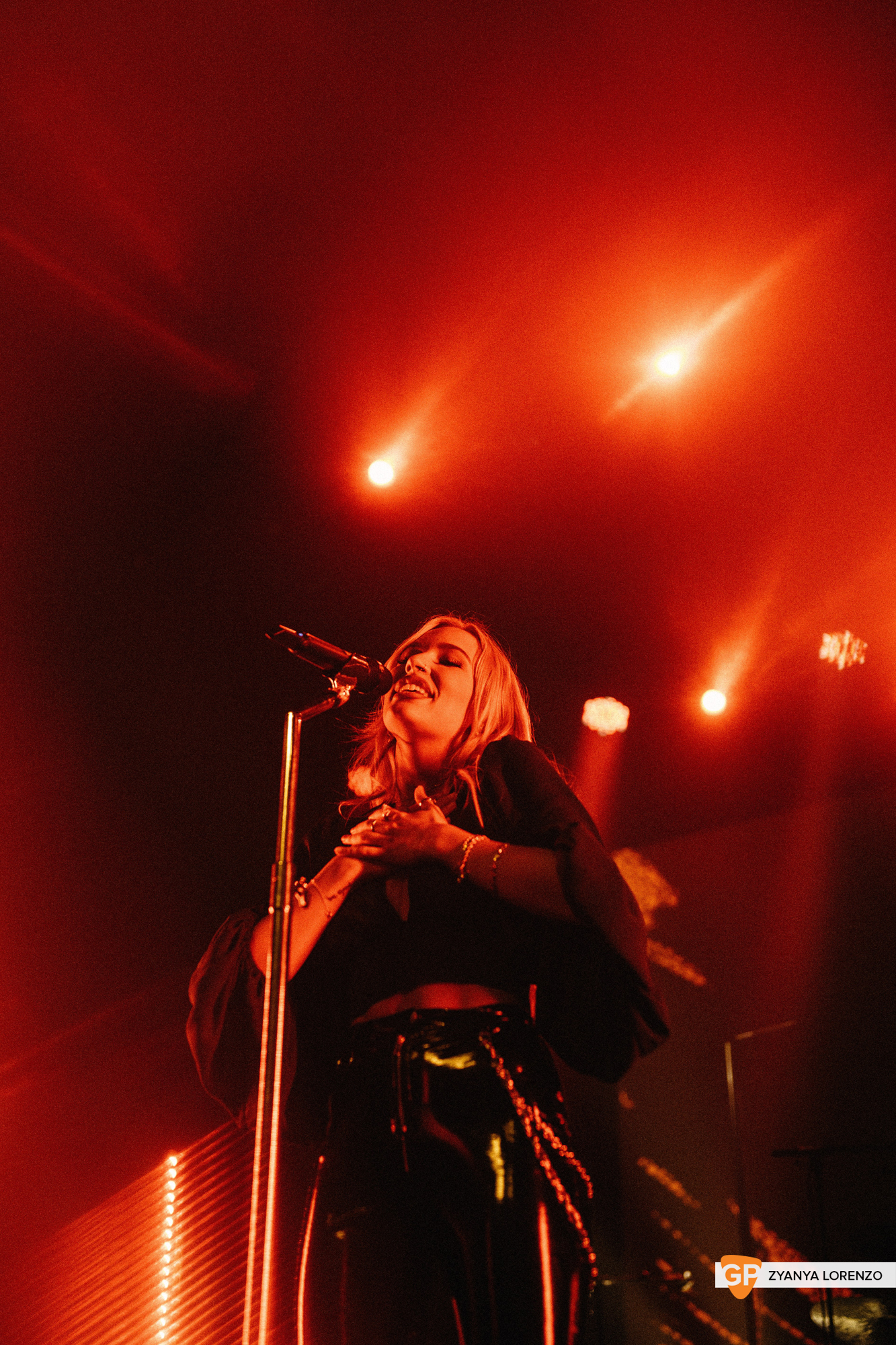 Lennon Stella live at The Olympia, Dublin. Photographed by Zyanya Lorenzo.