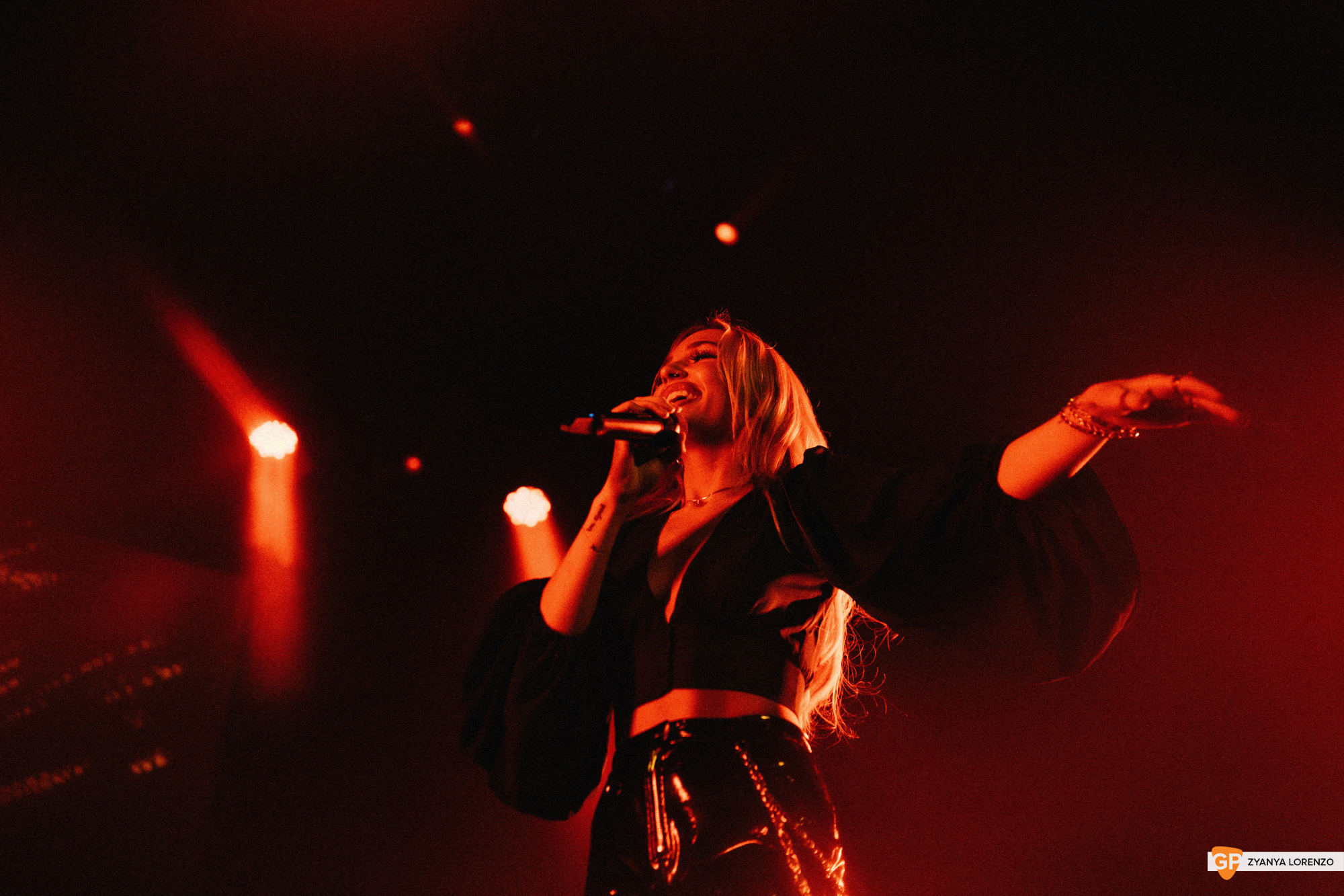 Lennon Stella live at The Olympia, Dublin. Photographed by Zyanya Lorenzo.