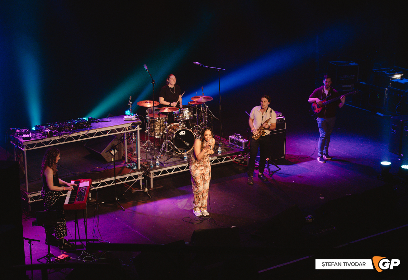 Shiv Artists against Homelessness Olympia Theatre 17 April 2022 Tivodar-0703