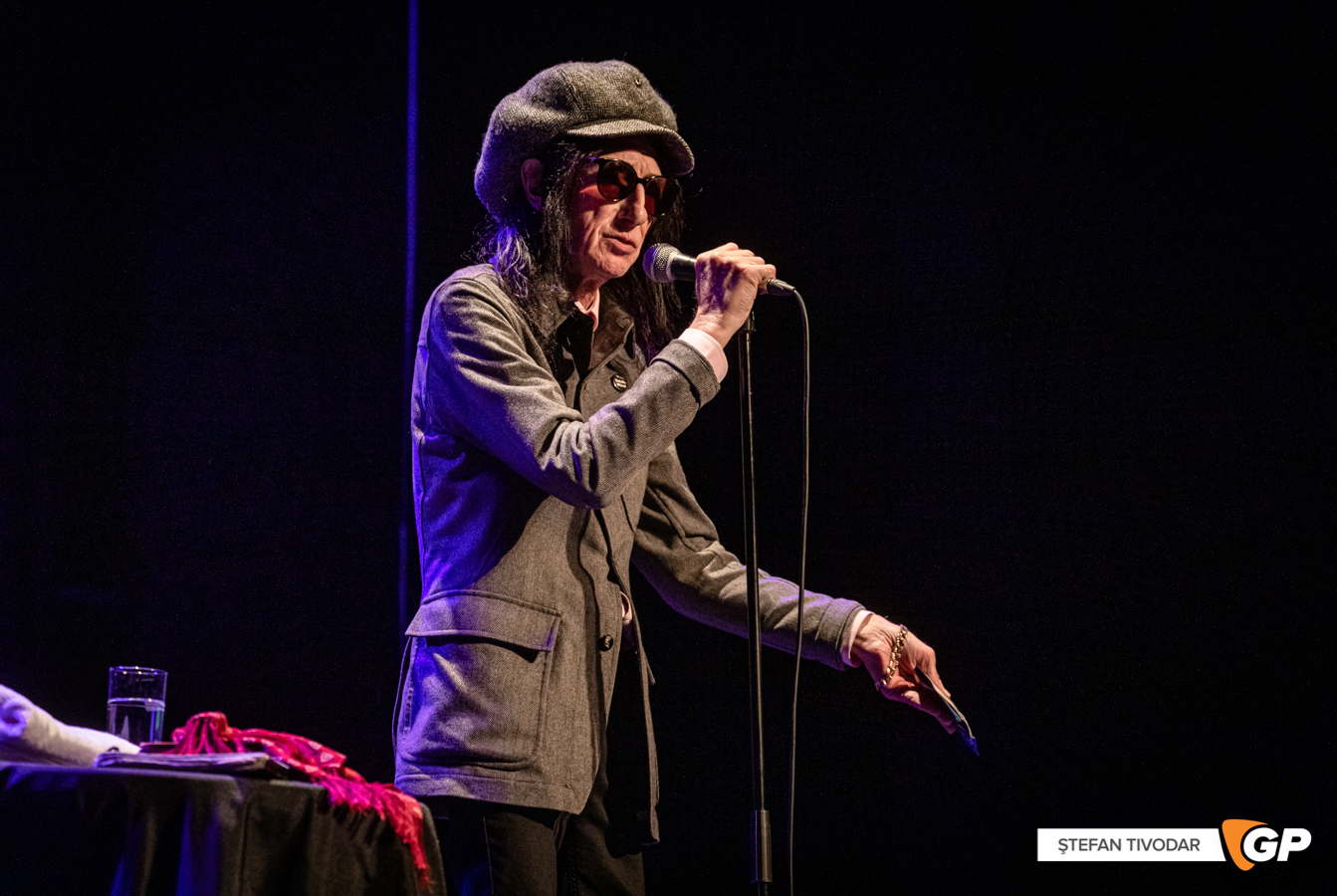 John Cooper Clarke Olympia Theatre 9 May 2022 Tivodar-9809