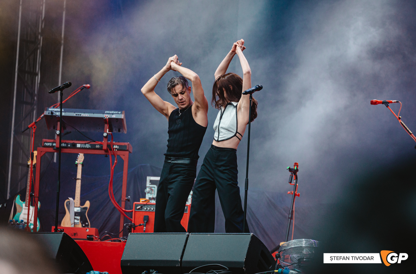 Confidence Man St Annes Park 5 June 2022 Stefan Tivodar-8942